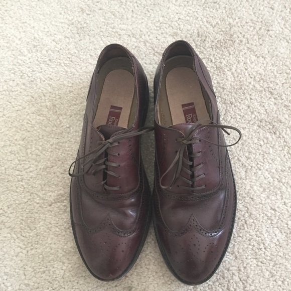 Rockport brown leather wingtip Vibram sole dress shoes 9 wide